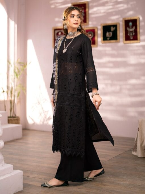 mahnoor chicken kari embroidered 3 piece in lawn stuff with viscose diamond dupatta | mahnoor summer lawn collections 2025