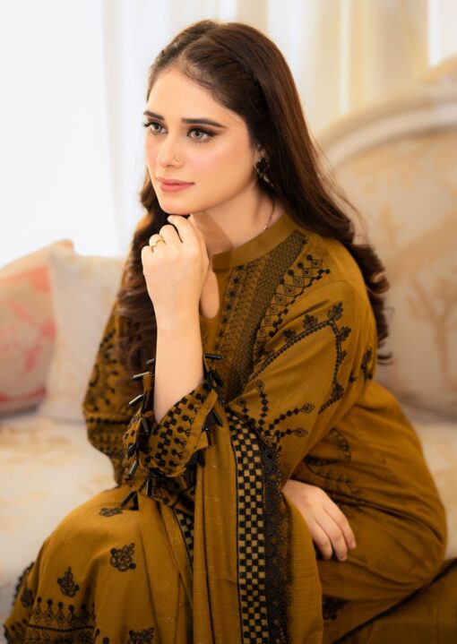 URGE Dhanak UG-1613A | 3Pcs Embroidered Winter Collection 2025 - Image 7